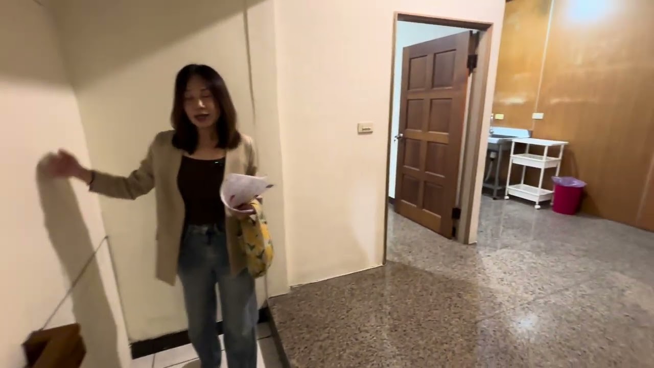 1500萬買兩間華廈7+8樓加機上車位0988325250￼台灣房屋雅豐大雅店￼中仲02048號中字H0096營業員證105-306038