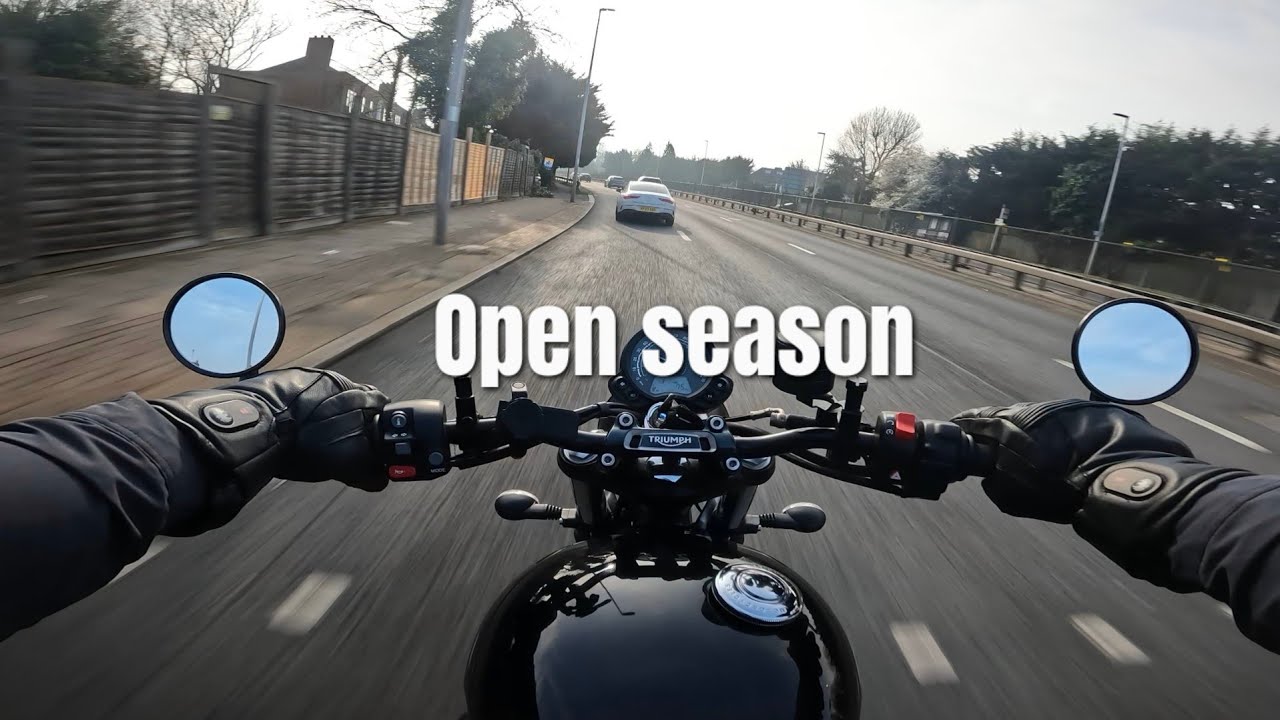 Triumph Bonneville Street Twin 900: British Customs Slash Cut + Exhaust sound Only