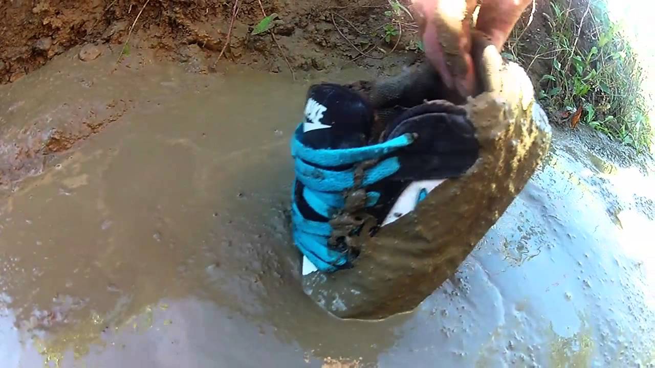 Nike Twilight JR in mud again (footcam) - YouTube