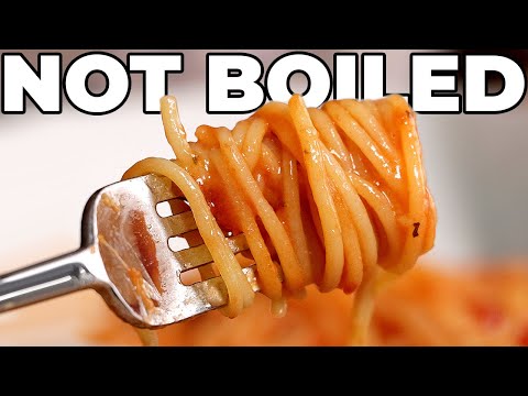 Video: Ar trebui să acoperiți sosul de spaghete când fierbeți?