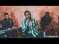 AU COEUR DU ROI moment d’adoration medley mahombi avec le frère David kabunda