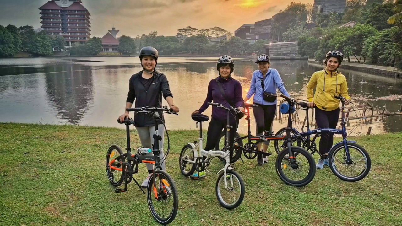 Cycling Around University Of Indonesia Sepeda  Santai  