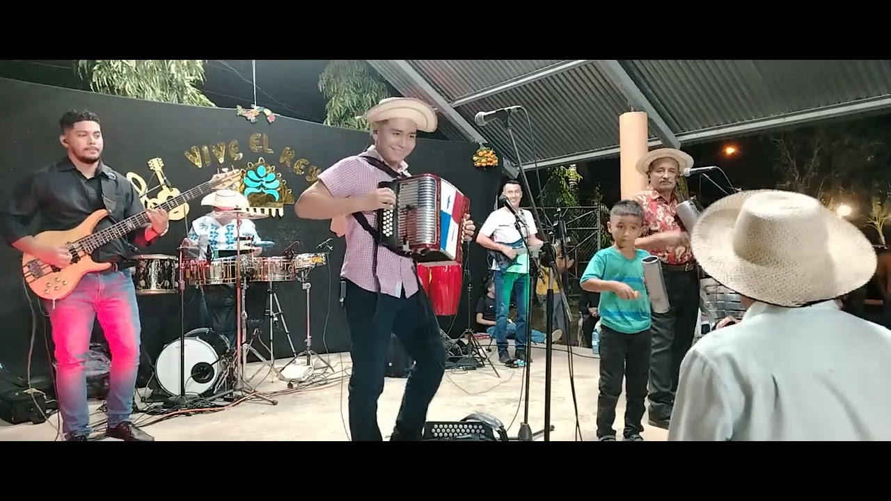Alabanzas de mi tierra  - Vilet en el acordeón y Samuel en los timbales