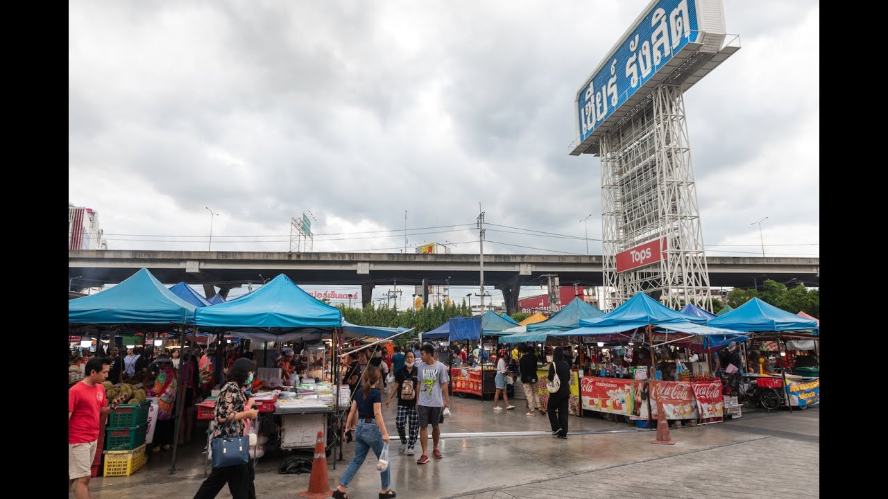 [4K] Walking through bustling Zeer Rangsit market a delicious evening ...