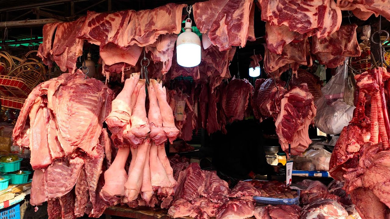 local food stalls, seafood & meat, fruits & vegetables, and everyday life as sellers