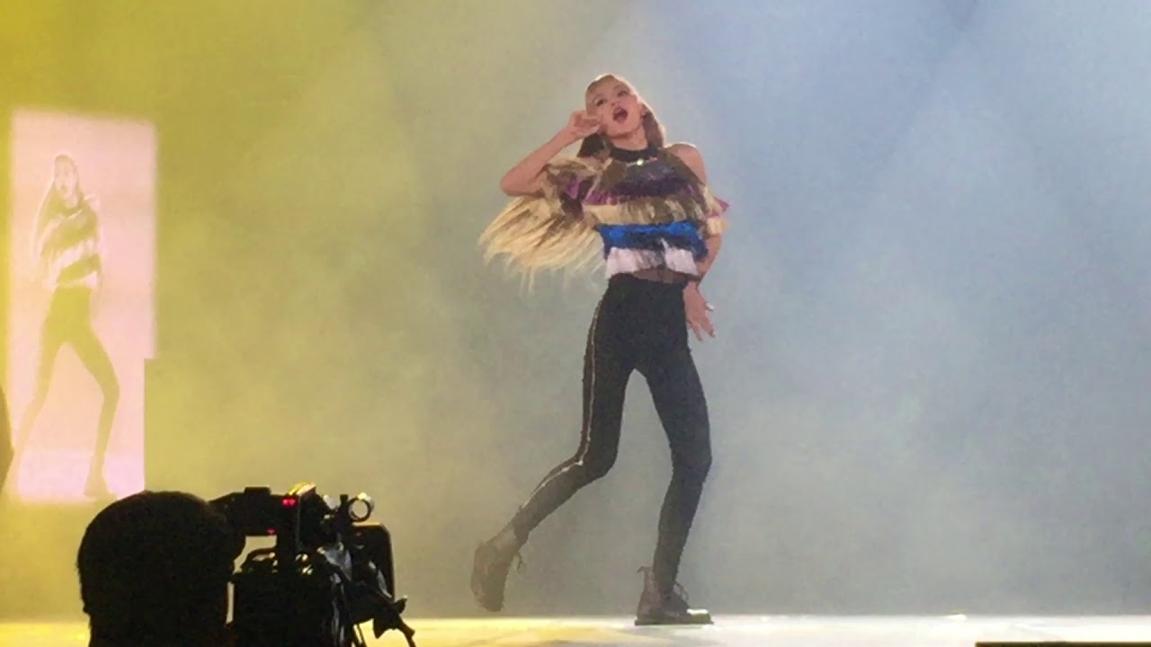 Blackpink Lisa Solo Dance