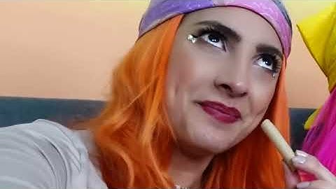 INTERCAMBIAMOS DE CASAS POR 24 HORAS CON MIS VECINAS - Yolo Aventuras ft. Coloridas