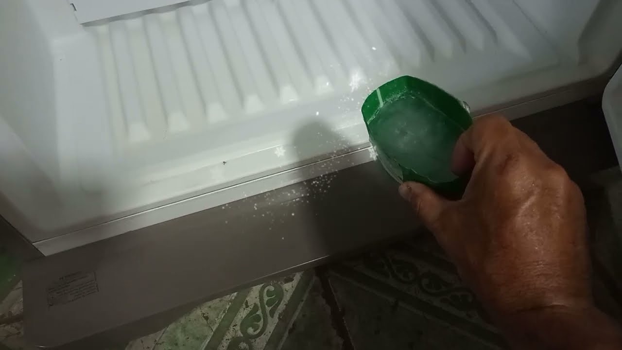 Geladeira Eletrolux DM84x.Como  achar o defeito e consertar a placa.