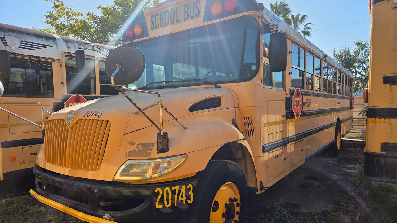 2008 International School Bue Powered with a DT Maxxforce Engine