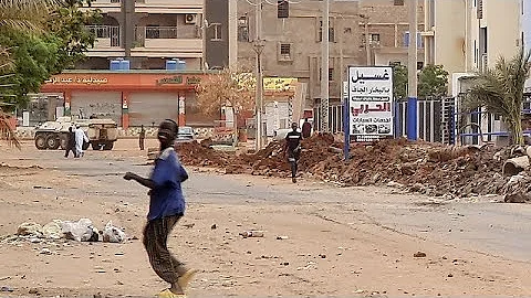 Fighters rampage in Darfur as Sudan extends fragile truce