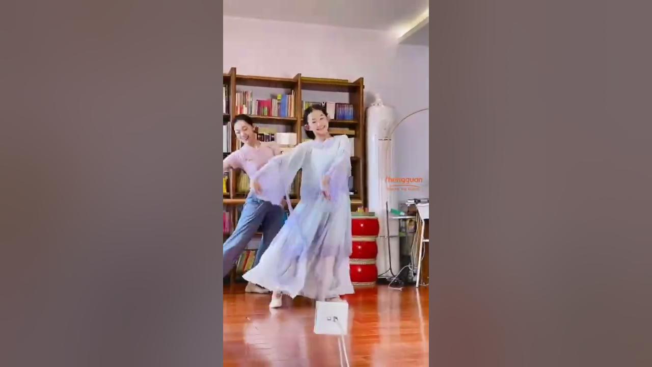 Enjoy the beautiful and elegant traditional Chinese #dance Enjoy the beautiful and elegant traditional Chinese #dance