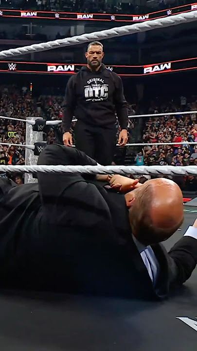 Roman Reigns doesn't wanna hear it, Paul Heyman 😤