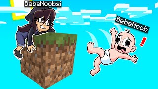 ¡BEBE NOOB SOBREVIVE A 1 BLOQUE EN MINECRAFT! 😱¿SE CAYO? BEBE NOOB Y NOOBSI 1 BLOQUE