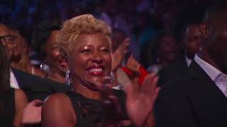 Lavell Crawford Presents Neighborhood Award For Best Soul Food