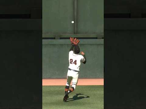 Willie Mays makes