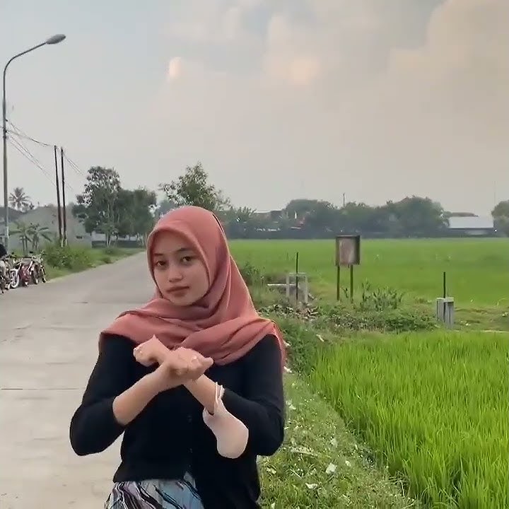 cewek cantik hijab naik cb / story wa 30 detik