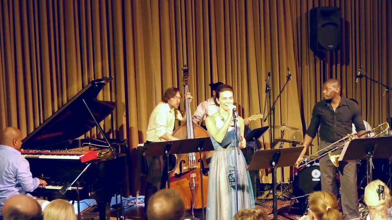 Jessi Teich - I Don't Need No Doctor (Philadelphia Museum of Art)