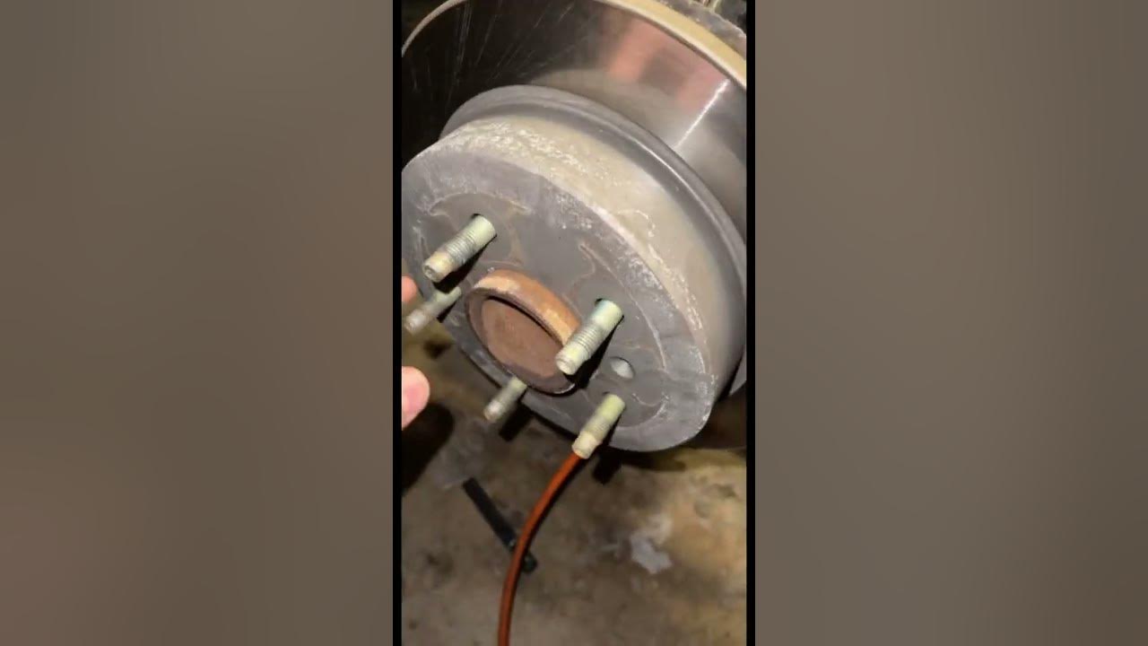 What does a bad wheel bearing sound like? YouTube