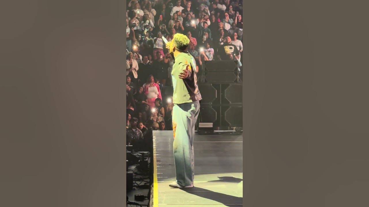 Chris Brown makes Sexxy Red sway to Sweet Love at 2025 Tycoon Music Festival #detroit #rnb #breezy Chris Brown makes Sexxy Red sway to Sweet Love at 2025 Tycoon Music Festival #detroit #rnb #breezy