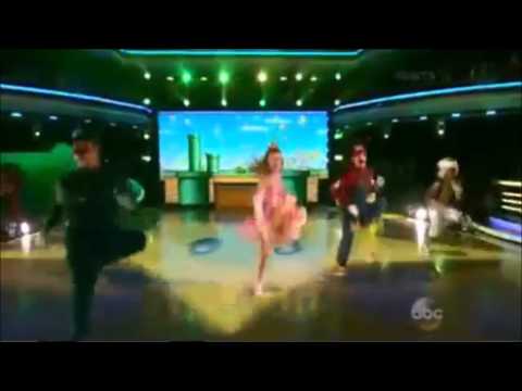 Super Mario Bros. invades Dancing with the Stars!