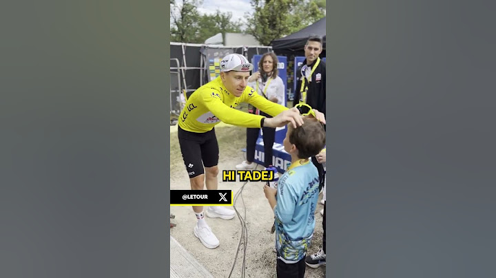 Pogacar gives Cavendish's son his sunglasses 😎 after the historic 35th stage win by his dad #cycling