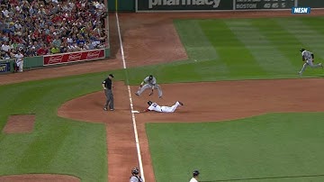 MIA@BOS: De Aza steals third, scores on error