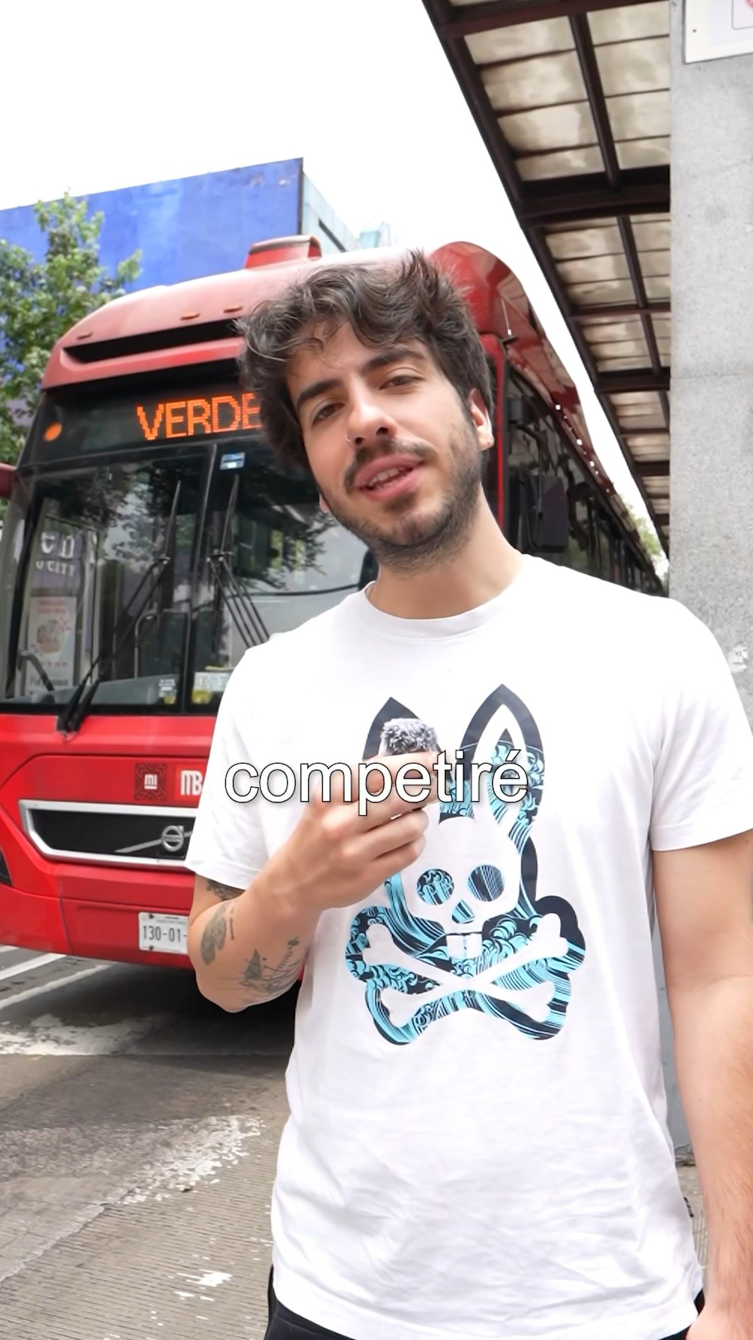 Yo VS Autobús.