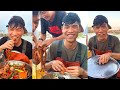 Fishermen eating seafood dinners are too delicious 666 help you stir-fry seafood to broadcast live72