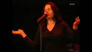 Natalie Merchant - This House Is On Fire (Live)