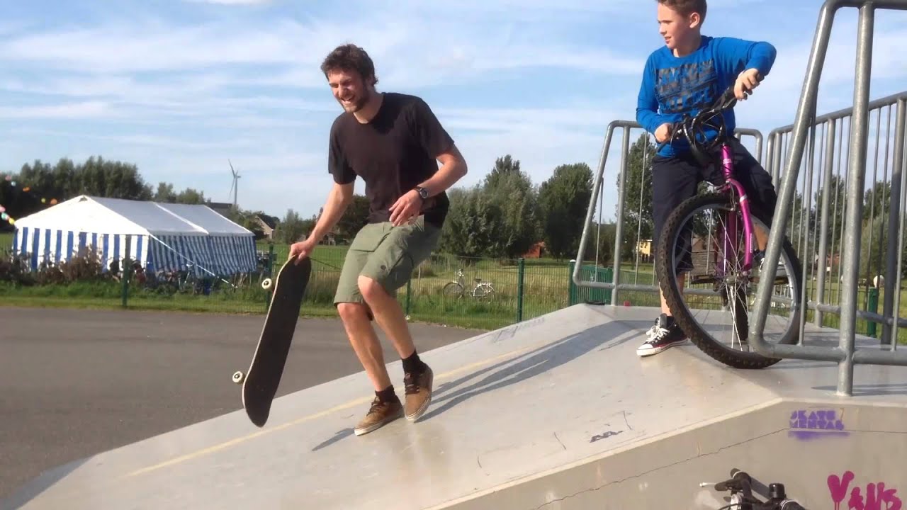 Kloppen want de bel doet het niet - YouTube