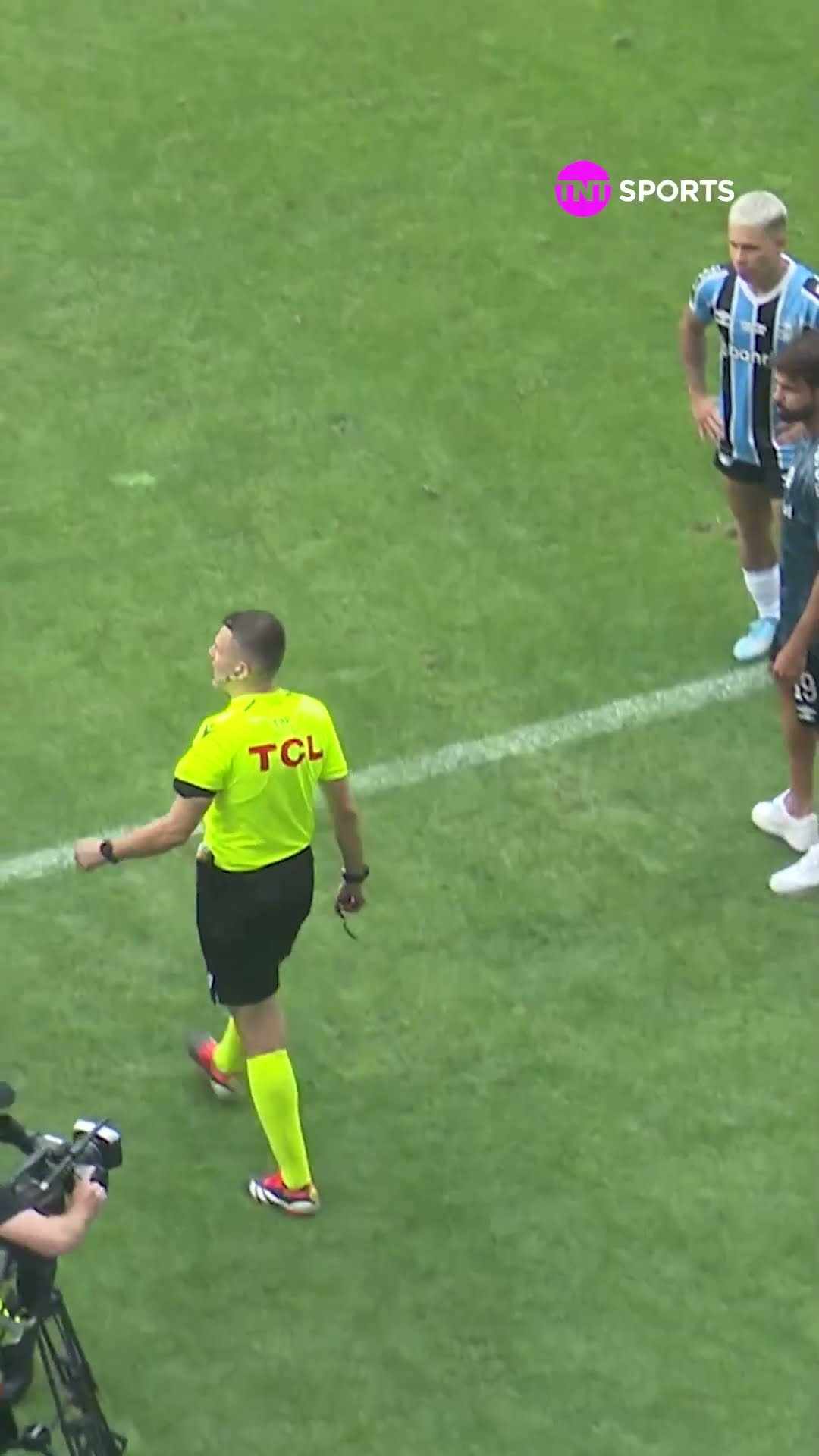 O TEMPO FECHOU EM CORINTHIANS X GRÊMIO! ROLOU EXPULSÃO PARA OS DOIS LADOS #shorts