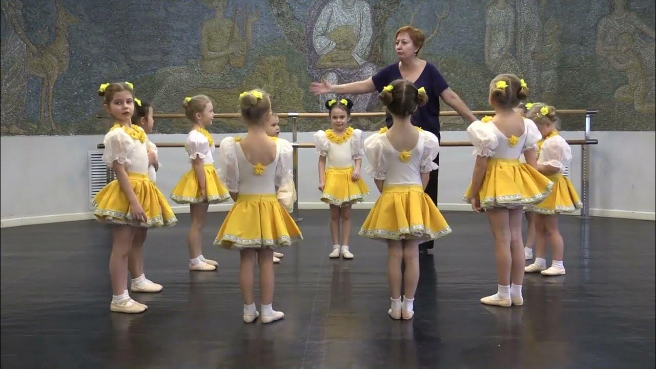 Танец детей в школе видео. Рихтер школа искусств. танец чика рика видео. чика рика танец.