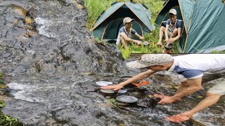 The young man camped in a deserted place in the empty land of the Anh River