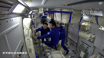 GLOBALink | Shenzhou-14 astronauts enter Mengtian lab module