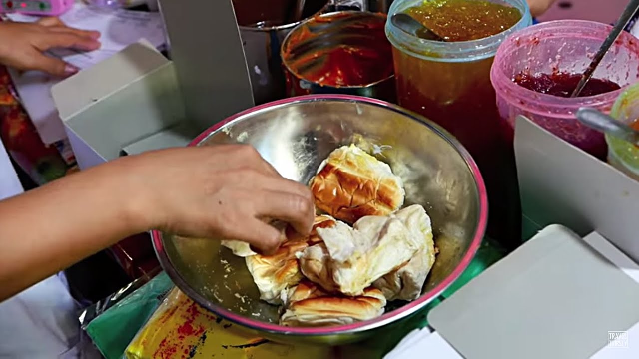 Bangkok Street Food - CUSTARD BUNS Chocolate | Milk | Egg | Travel Thirsty