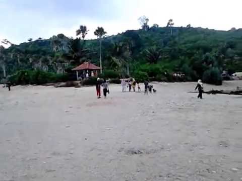  Pantai  Batu Bengkung Malang Selatan Sebelah Timur Pantai  