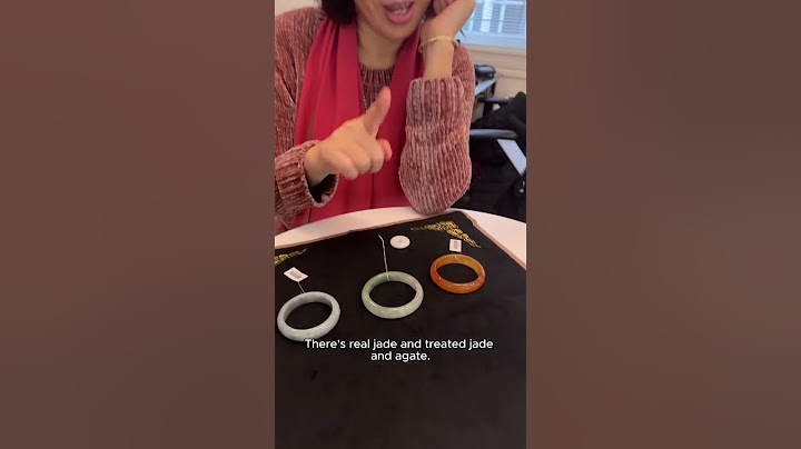 Tell the difference between fake and real jade in seconds! Our jade expert explains! #jade #jadeite