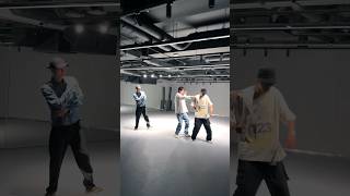 멈추지 않아 나를 찾을 때까지😁🍹#엑소 #EXO#유노윤호 #UKNOW #동방신기 #TVXQ! #東方神起 #Spotlight #스포트라이트 #This_is_my_swag