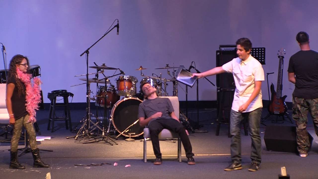 Obra de Teatro - CLC Jovenes "La Droga y el Sida" - YouTube