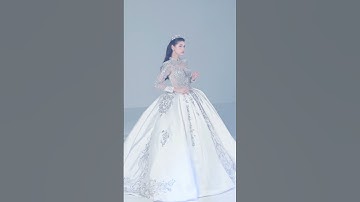 Thiết kế váy cưới hoàng gia dành cho nàng dâu yêu thích sự sang trọng #shorts