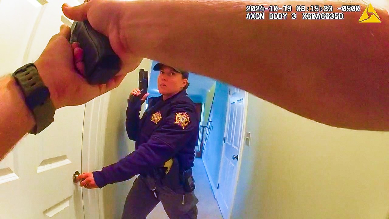 The Moment Police Surprise a Naked Burglar