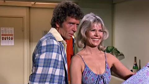 Robert Reed & Loretta Swit on The Love Boat