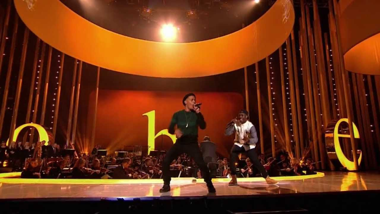 Nico and Vinz    Am I Wrong   LIVE and dancing with the audience