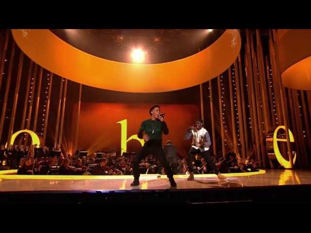 Nico and Vinz -  Am I Wrong - LIVE and dancing with the audience! class=