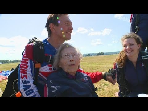 103-year-old woman jumps out of plane