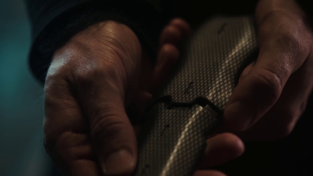comics marvel Exclusive: Close Look At Assassin's Creed Movie Wrist Blades