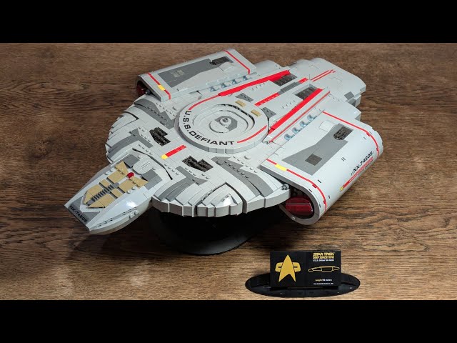 ユーグレナ I built BlueBrixx Star Trek set 104965: U.S.S. Defiant NX-74205