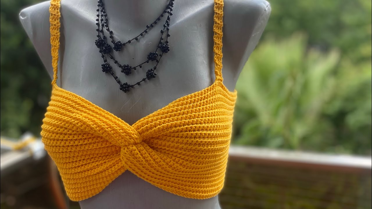 Çok basit çok şık büstiyer #bluzmodelleri #crochet #yazlık #tığişi #crop #yarnart #knitting