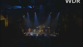 Video voorbeeld van "Asaf Avidan & the Mojos - Out In The Cold (live at Tanzbrunnen, Koln 2009)"