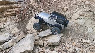 Tamiya CR-01 Jeep wrangler yj crawling